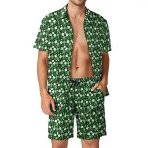 Tute da uomo Green Shamrock Men Sets St Patricks Day Pantaloncini casual Beach Shirt Set Summer Vintage Graphic Suit Manica corta oversize