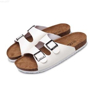 Talltor 2022 Nya sommarmän tofflor Comfort Soft Cork Två spänne glider skor utomhus eller inomhus flip flops strand män skor sandaler l230718