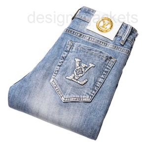 Herren Jeans Designer Chao Marke hellblaue Jeans Herren Frühling Slim kleine gerade Stickerei Stretch Freizeithose ZUQD