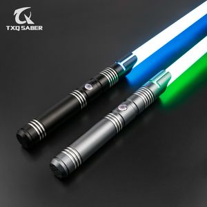 LED-Lichtstäbe TXQSABER RGB 12Color Variable Lichtschwert Metallgriff mit 16 Sounds Smooth Swing FX Duel USB Laserschwert Cosplay Spielzeug 230718