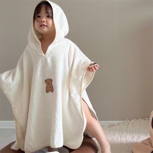 Present Set Cartoon Baby Bath Handduk Född wrap filt Absorberande Terry Cloth Spädbarn Hooded Beach Soft Poncho Cape Toddler Bathrope 230718