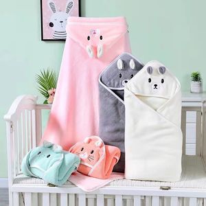 Geschenksets Babybad geboren mit Kapuze Cartoon Coral Fleece Säuglingsdecke Bademantel Babys Stuff 230718