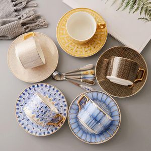 Tassen Untertassen Europäisches Bone China Kaffeeset Erstklassige Porzellantasse und Untertasse Luxusgeschenke Perlenglasur