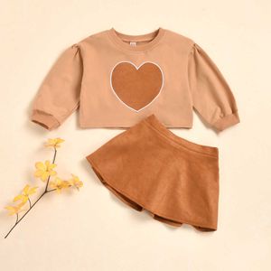 衣料品セットバレンタインデーラブリー幼児の子供の女の子の服セット2pcsラブハートプリント長袖プルオーバースウェットシャツスカート