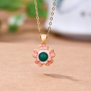 Kedjor Camellia Flower Pendant Simple Ancient Gold Craft Emalj Inlagd Natural An Jasper Clavicle Chain Jewelry for Women Gift