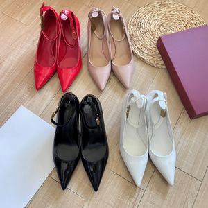 2023 с коробчатыми туфельными туфлями Tan-Go Высокие каблуки Паттентные кожаные насосы Abricot Black Red White Luxury Designer Sandal