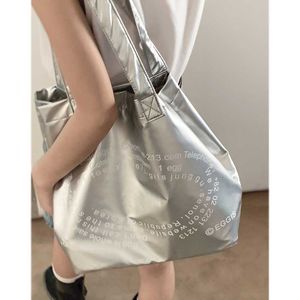 Evening Bags South Korea Large Capacity Silver Bag Women's New Small Fashion Commuter Handbag Student One Shoulder Tote 230704