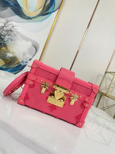 M20745 new women's box bag high-end quality crossbody bag embroidery shoulder bag capacity can put daily necessities fashion trend practical and good-looking