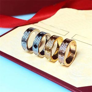 Aşk Klasik Ebedi Kristal Bant Yüzük Tasarımcı Kadınlar İçin Mücevher 18K Altın Erkekler Tornavida Lüks Cazibesi Sevgililer Günü UNISEX Pırlanta Yüzük Kız Hediye