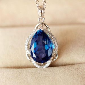 Colares com Pingente Huitan Lindo Colar de Zircônia Cúbica Azul em Forma de Gota de Água Para Noiva Festa de Aniversário de Casamento Jóias para Mulheres Elegantes