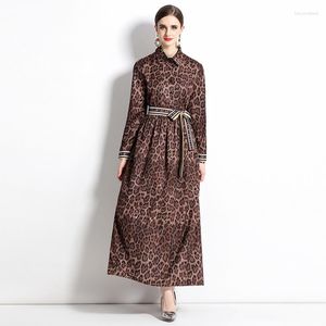 Sukienki swobodne Runway Autumn Maxi Lopard Sukienka Koszulka Kobiety koronkowy pasek w górę Bak Single Beded A Druku