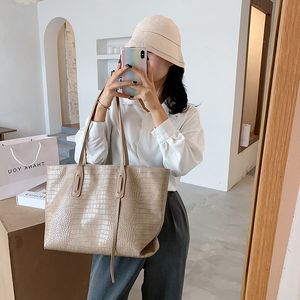 Minimalist Large Capacity Women's Bag - 2023 Trendy New Fashion, Celebrity Inspired Quality Single Shoulder Tote, Crocodile Skin Texture, Classic