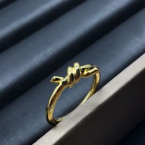 Designer Love Ring Ladies Rope Knot Ring Luxury With Diamonds Fashion Rings for Women Classic Jewelry 18K Gold Plated Rose Silver Wedding Wholesale