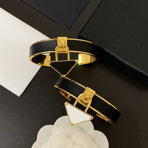 Clover Mens Dreieck Geschenke Verstellbarer Öffnungsarmbänder Designer für Frauen Schmuck Sier Armband G237185d