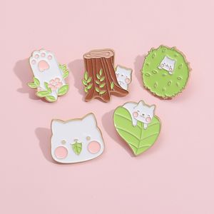 Brooches Pins for Women Fashion Cat Cartoon Leaf Funny Badge for Dress Cloths Bags Decor Cute Enamel Metal Jewelry Wholesale