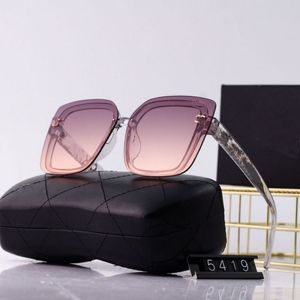 Dekorative rosa Sonnenbrille für Damen Adumbral Herren-Sonnenbrille Damen Tragen Sie sie für ein großes Gesicht Brillenfrau Transparente quadratische Sonnenbrille mit Spiegelfuß