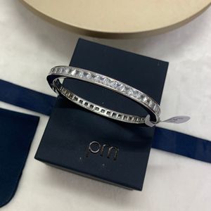 Modedesigner Armreifen Silber und weißes Quadrat -Juwelenarmband Einfach alles Senior Paar Geburtstag Geschenkknopf Armband