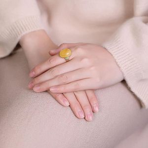 Pierścionki klastra żółte jadecie naturalne modne regulowane prezenty pierścionkowe Kamienne prezenty chińskie 925 Srebrna biżuteria kamień szlachetny urok vintage projektant