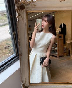 Casual Dresses French Light Mature Gentle Style Commuting OL Temperament White Dress Waist Wrapped Slim Professional Long