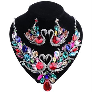 Trendy Multicolor Cubic Zirconia smyckesuppsättningar för kvinnliga gåvor 18 färger Crystal Swan Earring and Necklace Sets356n