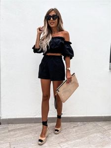 Kvinnors träningsdräkter Kvinnor Summer Shorts 2 stycken Outfits 2023 White Off-Shoulder Short Sleeve Wrap Crops Tops och High midje bomull/ uppsättning