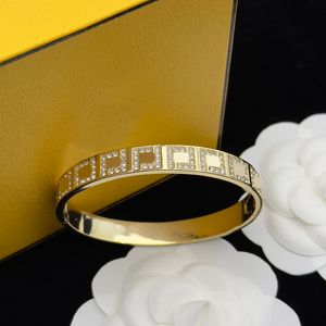 Bracelet for Womens Men Designer Silver gold bracelets Luxury designers Copper Jewelry belt S925 Classic Simpie Style Pendant Gift 2307193PE