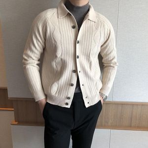 Maglioni da uomo 2023 Cardigan da uomo lavorato a maglia in cotone con bottoni di alta qualità Maglione con collo a lupetto per uomo Cardigan di moda invernale