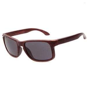 Óculos de sol Óculos de sol armação preta grão de madeira masculino rebites óculos clássico masculino UV400 vintage