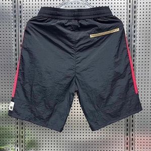 Men's Shorts Breathable Sport Elastic Waist Quick Dry Knee Length For Summer Activities With Soft Contrast Color Design