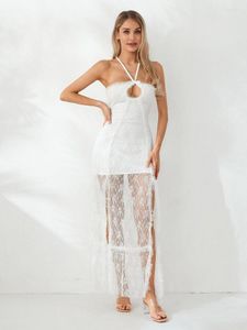 Freizeitkleider: Elegantes, schulterfreies Meerjungfrauenkleid aus Spitze mit Rüschensaum und zarter Stickerei – perfekt für Hochzeits-Cocktail-Abende