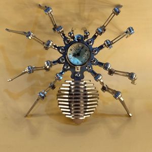 Настенные часы Механические насекомые пауки часы творческие ручной работы ручной работы ручной работы с складными металлическими ремеслами Детские игрушечные часы 230718