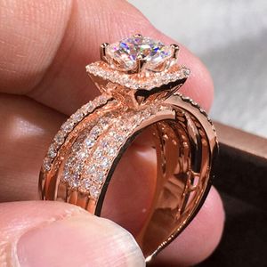 Anelli a grappolo 2023 Gioielli color oro rosa Lussuoso anello con diamante pieno Versione ampia Brillante Abbigliamento da festa aziendale