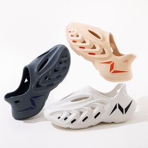 Kadınlar erkek plaj sandaletleri eva unisex içi boş bahçe kravat boyalı tasarımcı delik terlikleri spor ayakkabılar su ayakkabıları köpük runner 230718