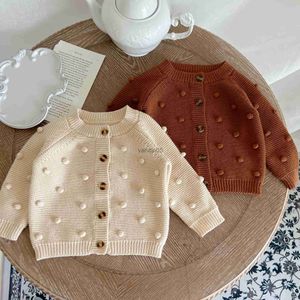 Kazak tatlı el yapımı pompom süveter kız bebek hırka yeni doğan örgü ceket ceket ceket dış giyim kıyafetleri toptan dropshipping hkd230719