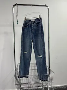 Designer kvinnors jeans ankomster hög midja gata ihåligt lapp broderad dekoration avslappnad blå rak denim byxor s7