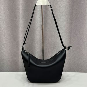 Hobo Bolsa de ombro Bolsas femininas Bolsa de couro genuíno Moda Letras Prata Ferragens Fecho de zíper Simples Pacote de mão nas axilas