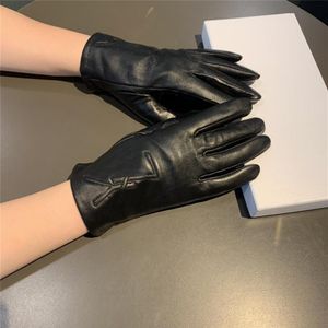 Casual Women Leather Gloves Cashmere Lining Warm Mittens Letter Embroidery Glove Ladies Winter Drive Outdoor Mitten312h