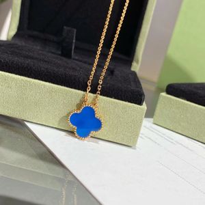 DesignerLuxurys Necklace Four-leaf Clover Necklaces Women Chain Couple Jewelry Leisure Style Personalized Soft Enamel Engraved Classic Collarbone good