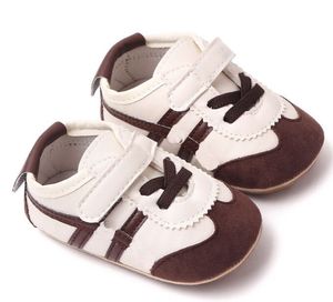 First Walkers Mode Babyschuhe geborene Mädchen Jungen Weiche rutschfeste Pu-Wildleder-Turnschuhe Harte Sohle Prewalkers 0-18 Monate