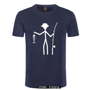 Cool roliga t-shirt män högkvalitativa tees mäns fiskare stickfigur som håller fiskben bomull kort ärm t skjortor