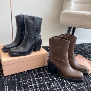 Square Tos Modaya Modaya Gizli Topuklar Ankel Boots Knight Boots Kadın Savaş Botları Batı Boot Luxury Tasarımcı Giden Fabrika Ayakkabı Kahverengi Siyah