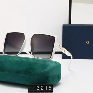 Yeni Güneş Gözlüğü Tasarımcı Mektubu Kadınlar Goggle Kıdemli Gözlük Kadınlar İçin Kıdemli Gözlük Çerçeve Vintage Metal Şık ve Yakışıklı Güneş Gözlükleri GC 3215