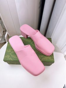 nuove scarpe da donna europ Pantofole da donna, classico color gelatina, design scavato, schiuma multicolore, materiale plastico solubile ecologico