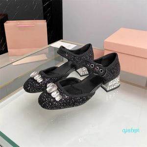 Sapatos sociais femininos de grife para festas Sapatos de tecido com lantejoulas Saltos médios Sandálias de cristal
