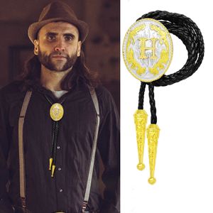 Bolo يربط رسالة ذهبية ABCDEFG-Z Bolo TIE للرجل الهندي رعاة البقر الغربي رعاة البقر الحبل الجلود الزنك سبيكة Necktie قلادة المرأة المجوهرات HKD230719