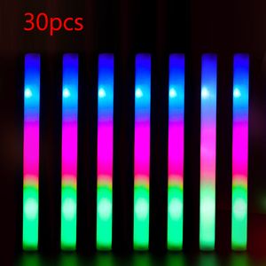 Bastões de luz LED 30 peças Bastões luminosos de LED para festa Rave Foam Glow Stick Fluorescente luz escura para bar Casamento Aniversário Festival Concerto Suprimentos 230718