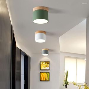 Luzes de teto LED Downlight Lâmpada montada na superfície 7W Nordic Wood Macaron Spot regulável para foyer interno Sala de estar