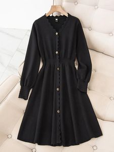 Günlük elbiseler Büyük boy vintage kinting kadınlar için zarif ofis katı v boyun sonbahar kış düğmesi kazak elbisesi kadın siyah bornoz