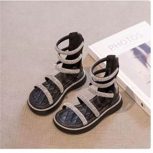 Sandalen Sommer-Mädchen-Sandalen mit Diamant-Intarsien, flache Schuhe, römische Prinzessinnen-Schuhe, hochkarätige offene Zehen-Reißverschluss-Sandalen, Kinder-Sandalen 230718