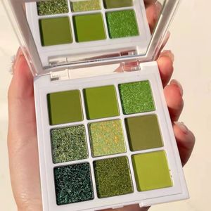 Eye Shadow 9 Color Fotunning Olive Green Eyeshadow Makeup Waterproof Matte Glitter Palette Långvariga svarta pigment 230718